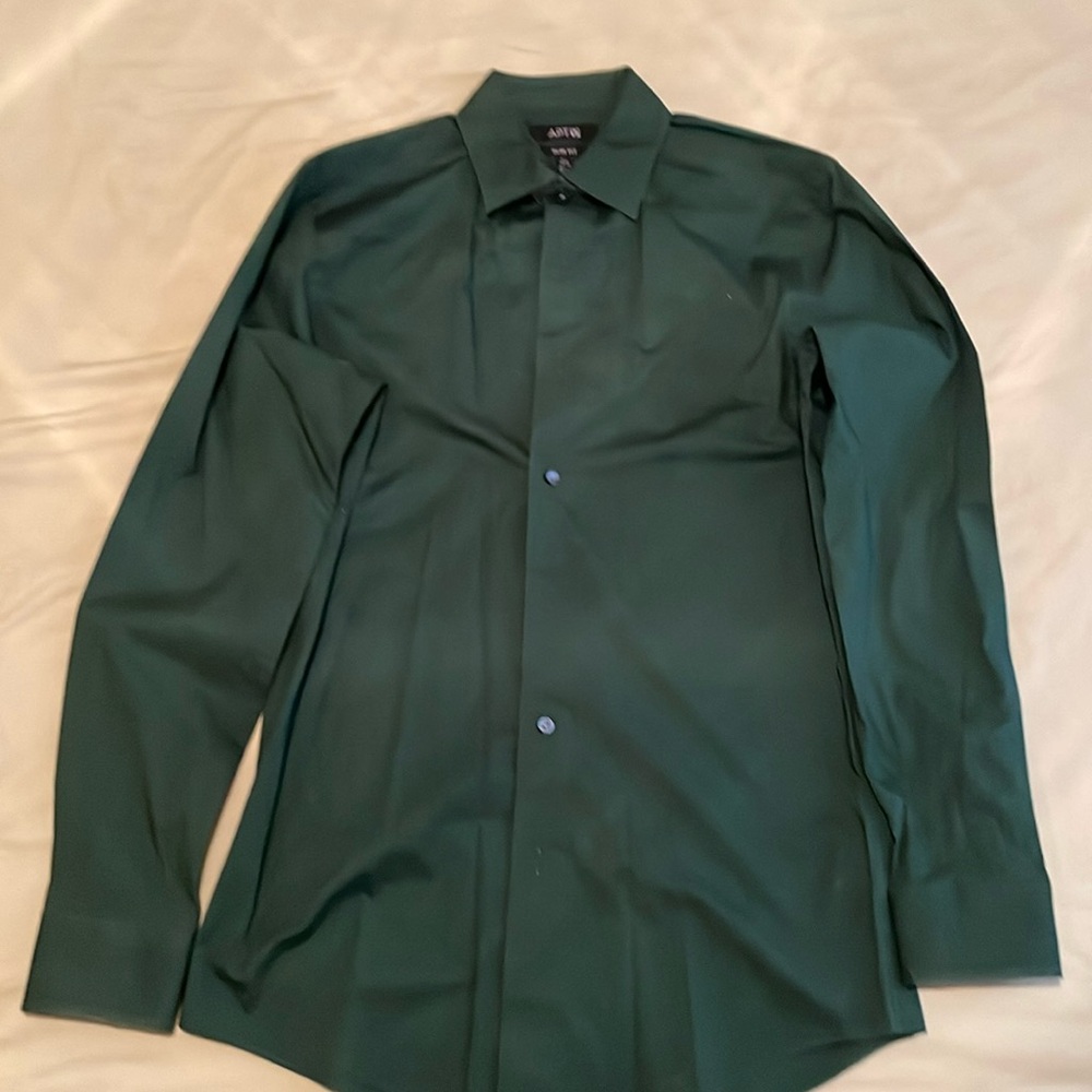 Apt. 9 Olive. long sleeve shirt. 97%cotton 3% spandex